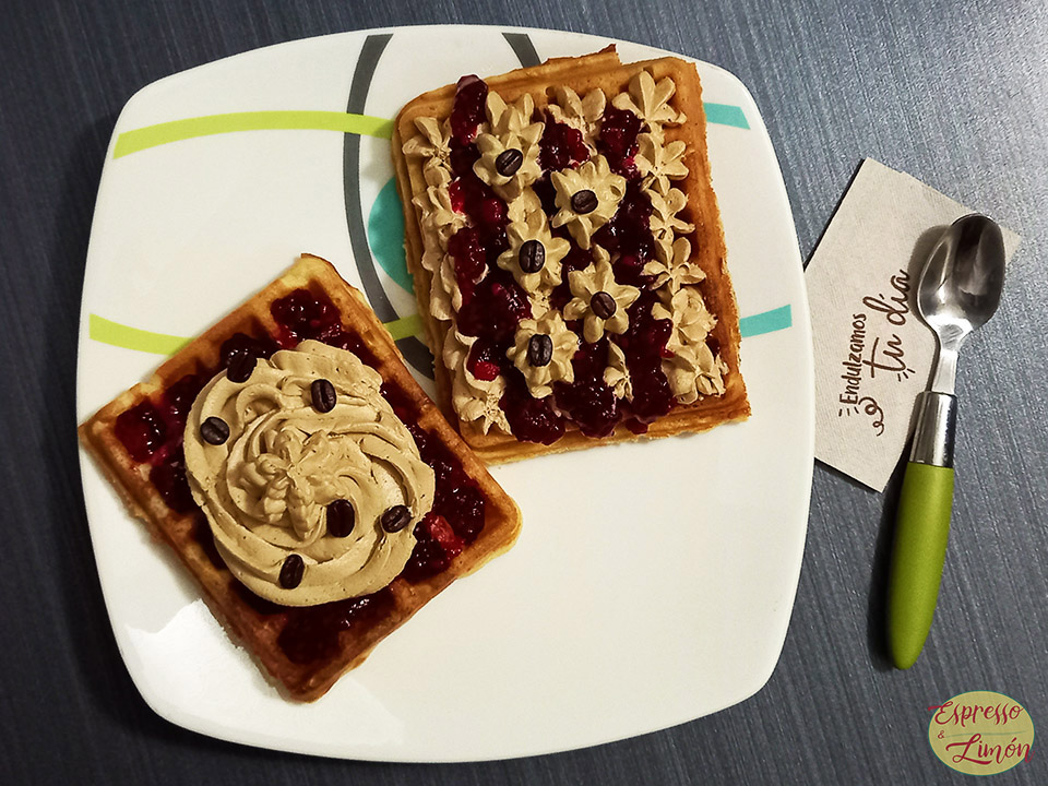 Esponjosos Waffles de café