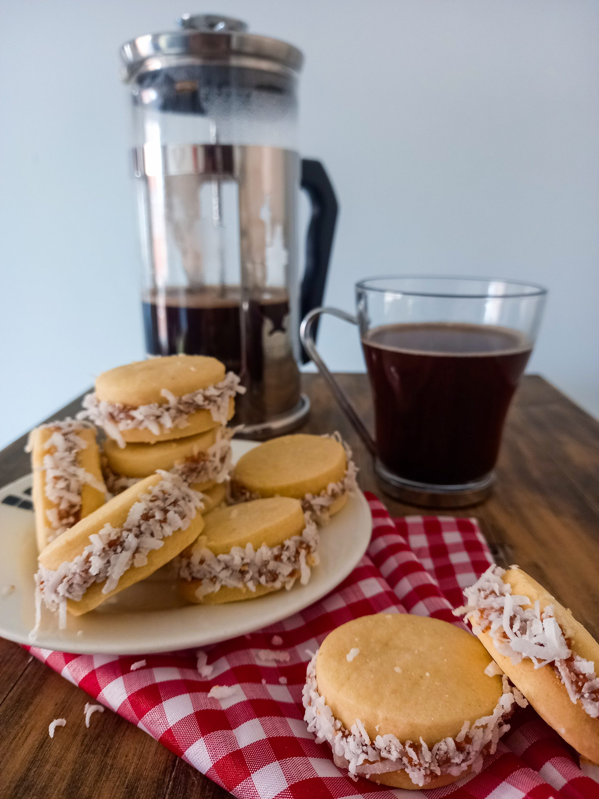 Alfajores artesanales con arequipe y coco