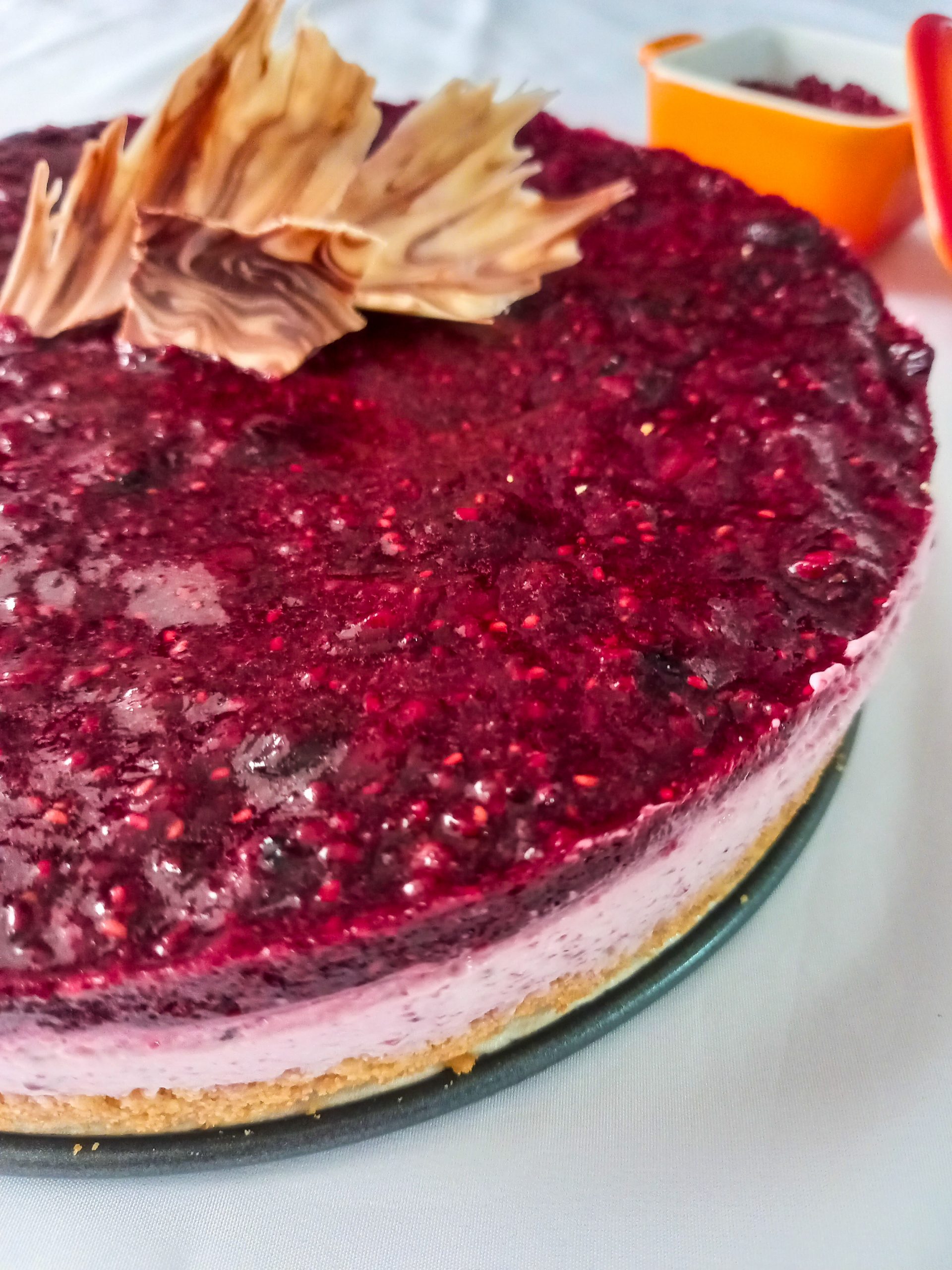 Cheesecake cremoso de frutos rojos sin horno